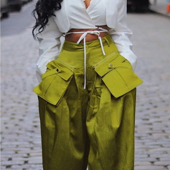 Let’s Brunch Cargo Pants in the color pear. Size M - Picture 2 of 7